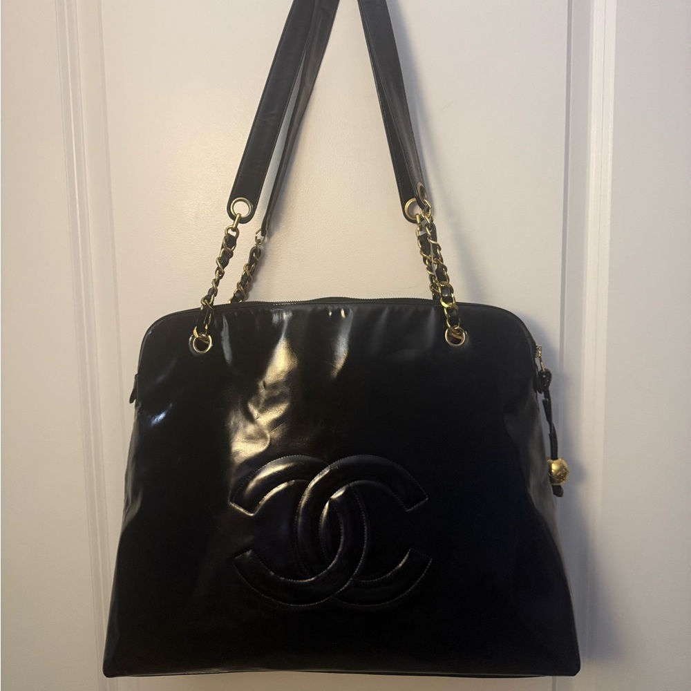 Chanel Black Patent Leather Shoulder Bag